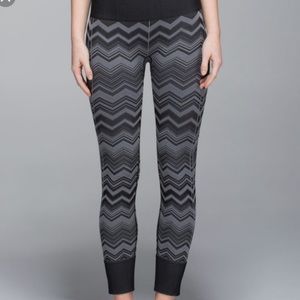 Lululemon Chevron Ebb to Street Leggings Sz. 8